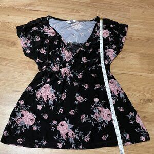 floral print flutter sleeve blouse